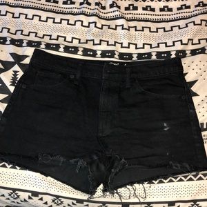 Universal Thread Black jean shorts high rise